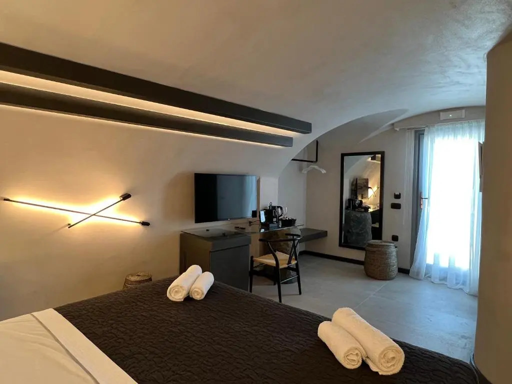 ArmonOia Suites Santorini