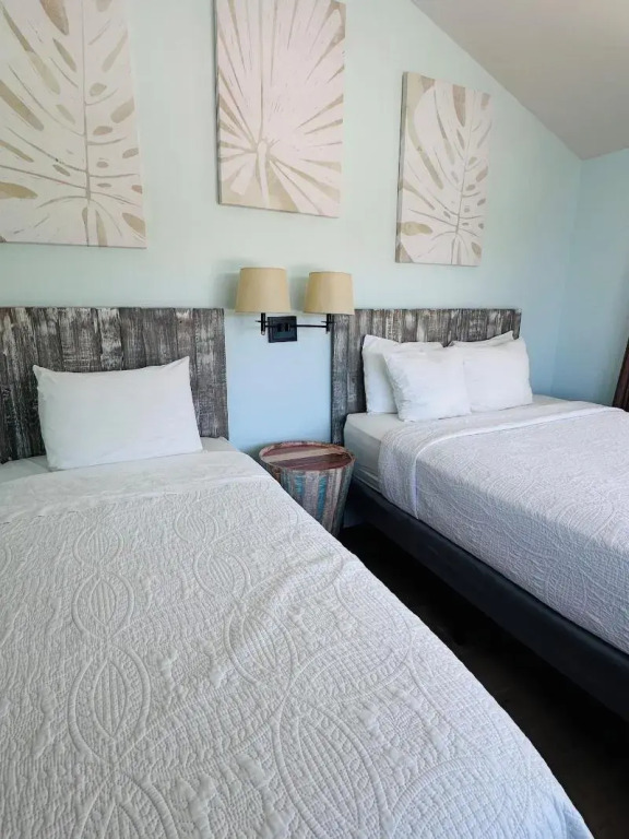 Ragged Edge Resort & Marina