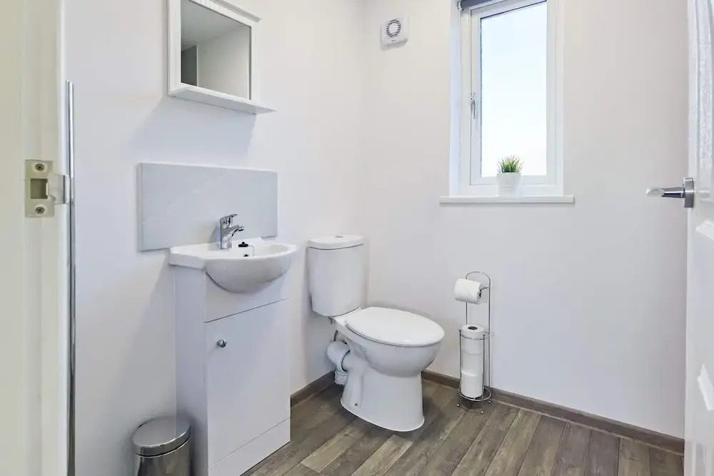 4BR Contractor Accommodation w 4 Bathroom