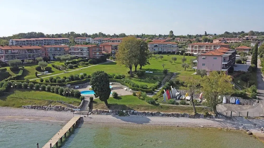 Specchio sul Lago