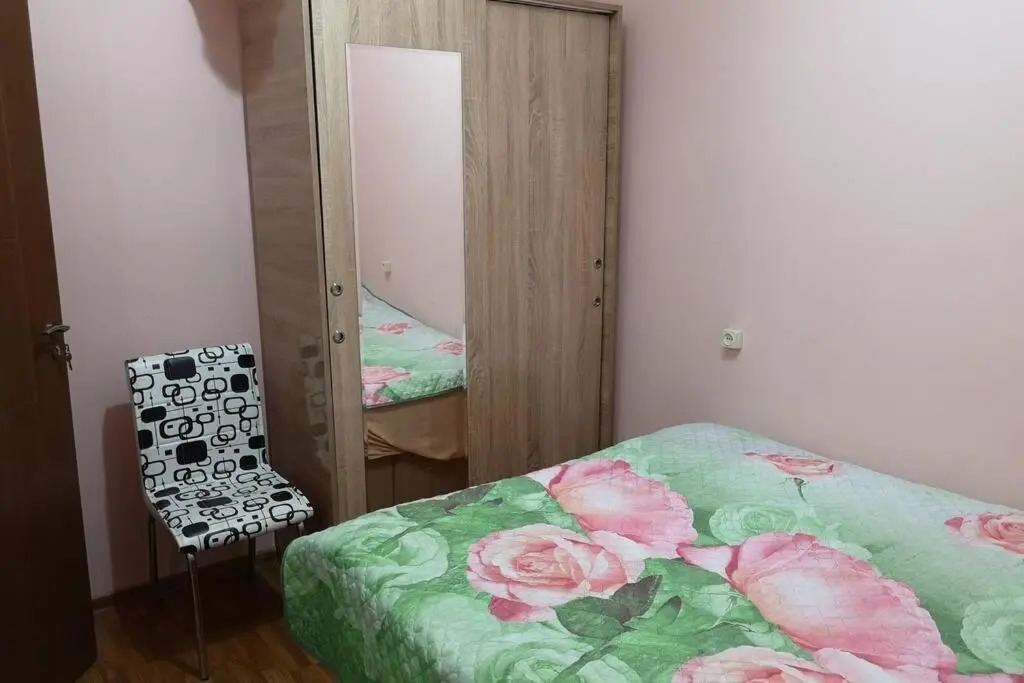Kvartira dvuhkomnatnaja v Batumi, 10 minut do morja