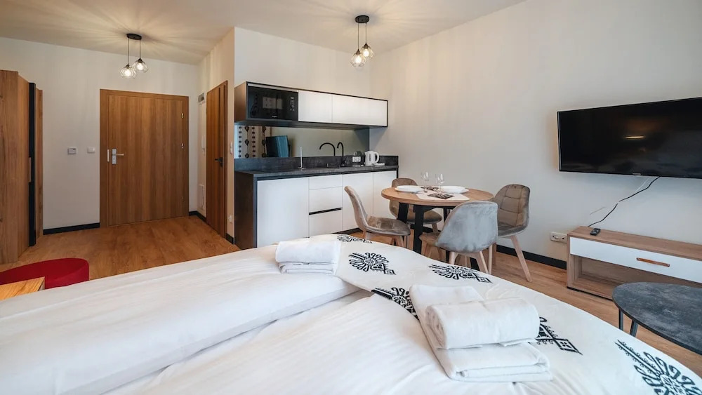SKI Apartments, Sun & Snow
