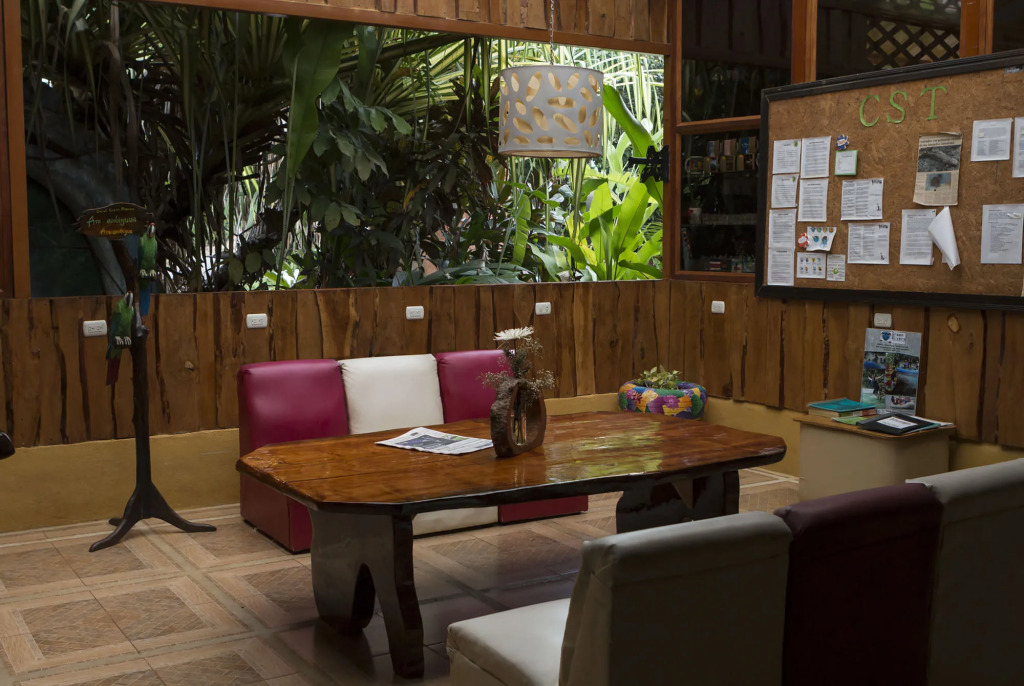 Ara Ambigua Lodge