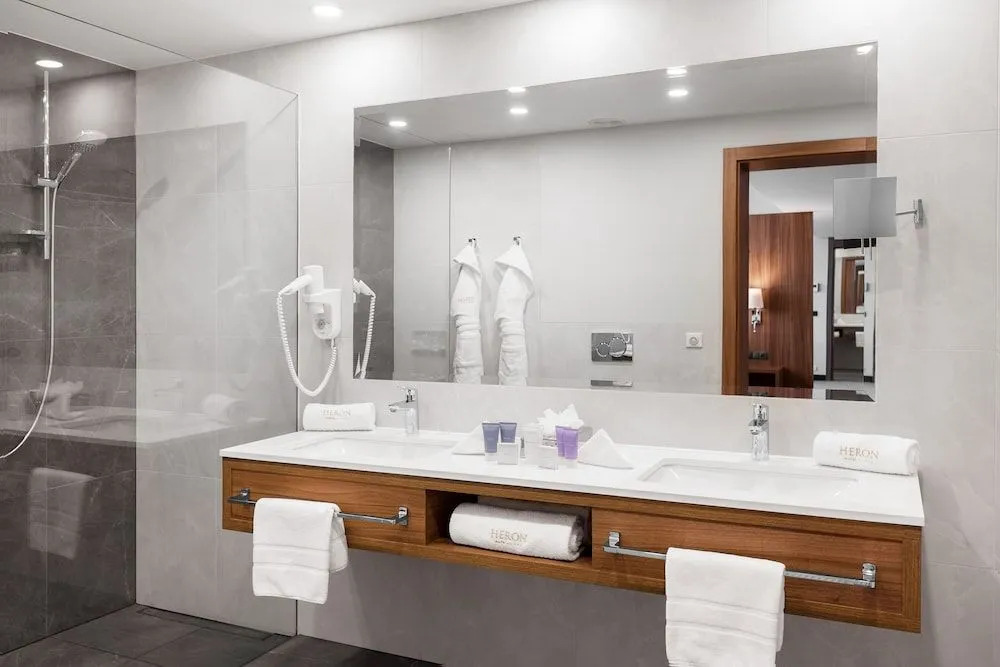 Heron Live Hotel Marina & SPA