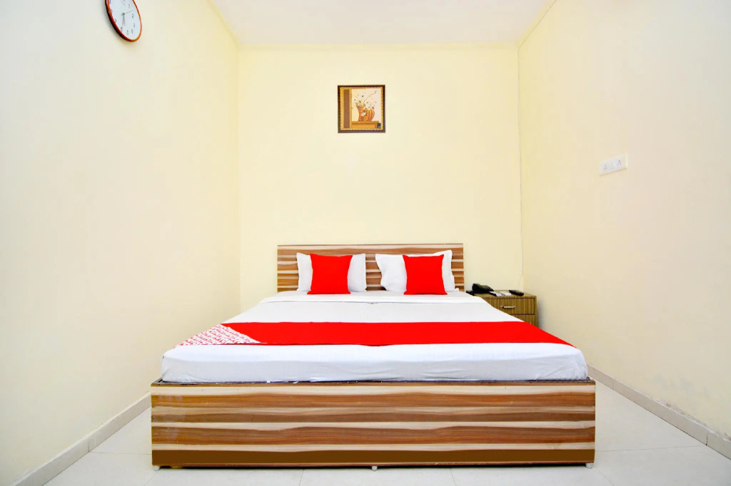 OYO 39867 Hotel arora inn