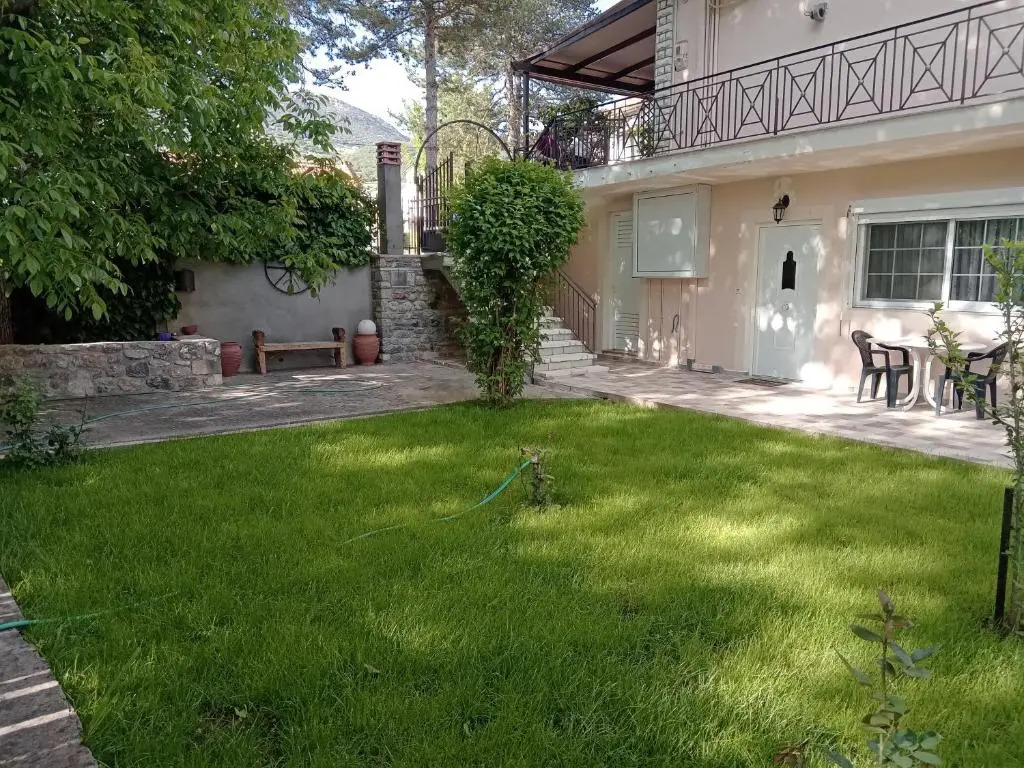 Aroanios apartments