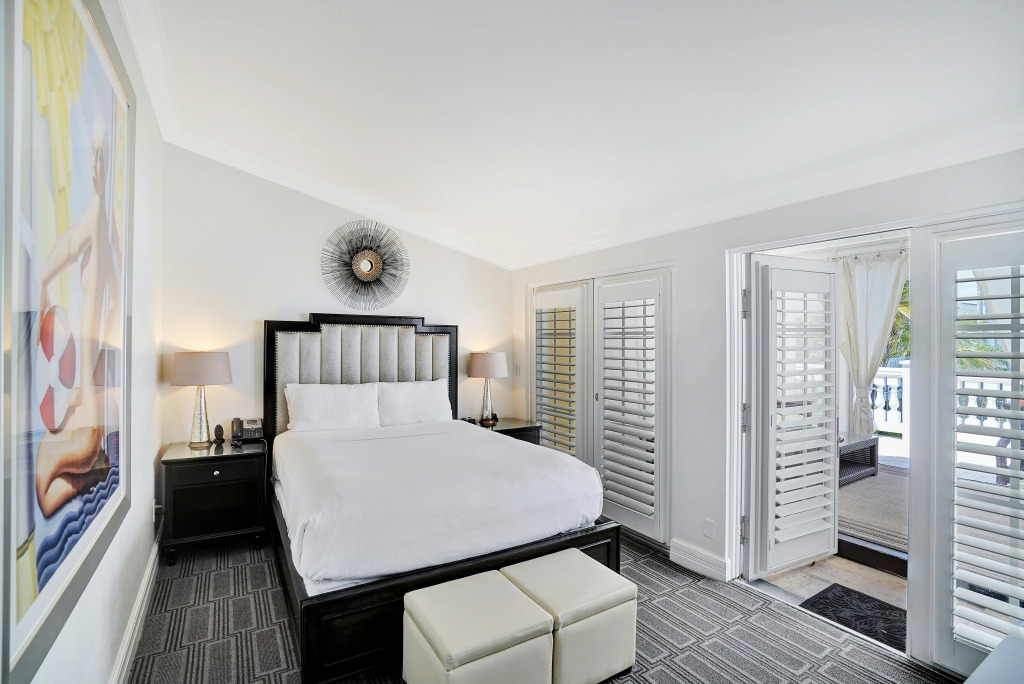 The Pillars Hotel & Club