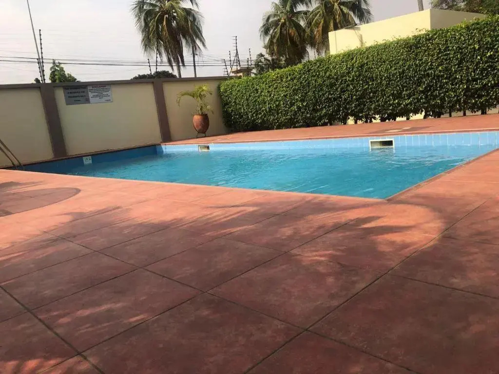 Serene 1 bedroom Apartment with Pool and Free Parking