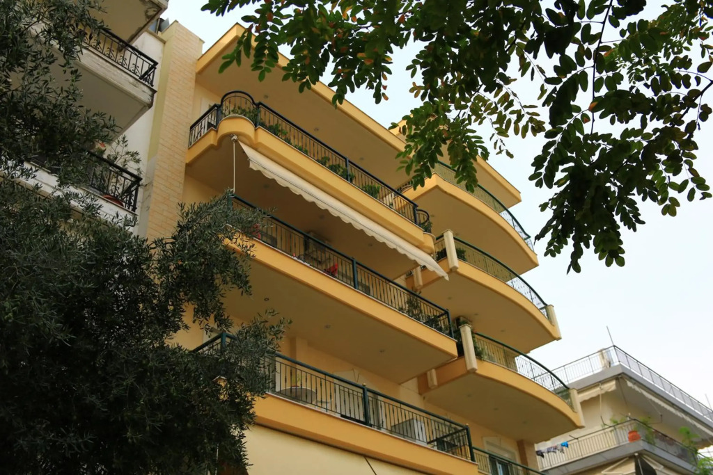 Apartment with marina view