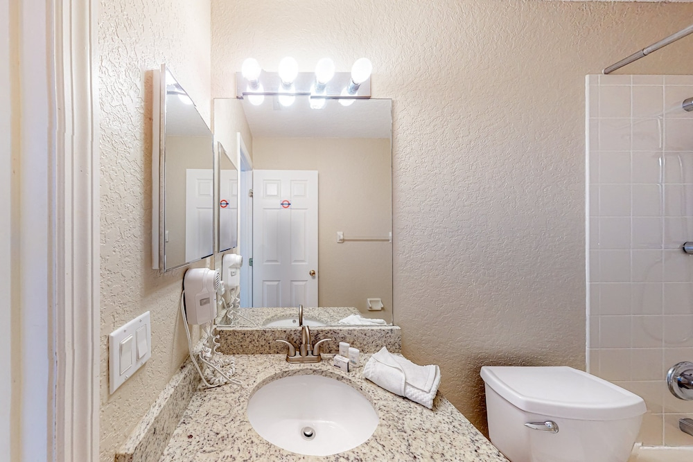 Sunny Oasis Townhouse in Davenport With Resort Amenities, Near Disney
