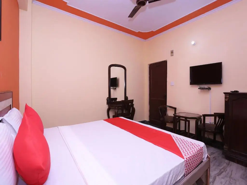 Hotel Heaven by OYO Rooms