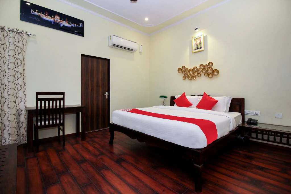 OYO 17070 Vrindavan Resort