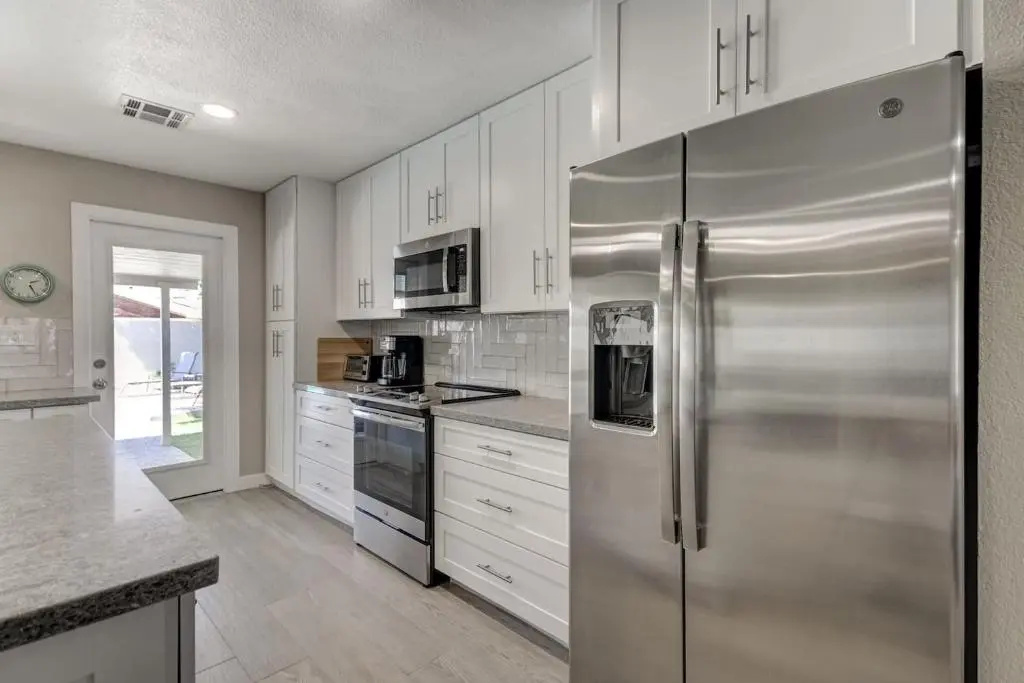 Tempe Remodel w/ Sparkling Pool and Game Room!