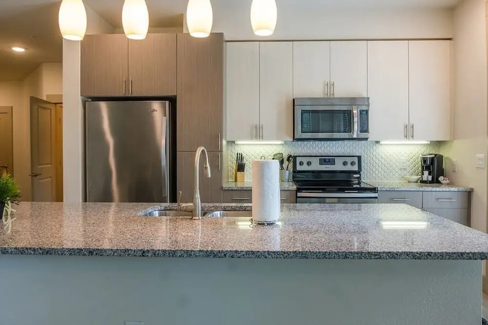 Bright Apartments by Frontdesk