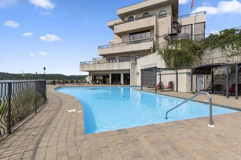 Deluxe 2 Bedroom Villa Lake View