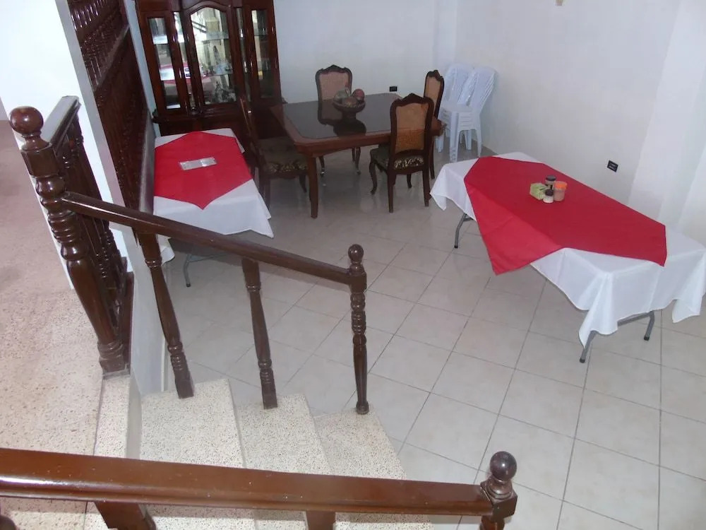 HOSTAL PIAZZOLLA