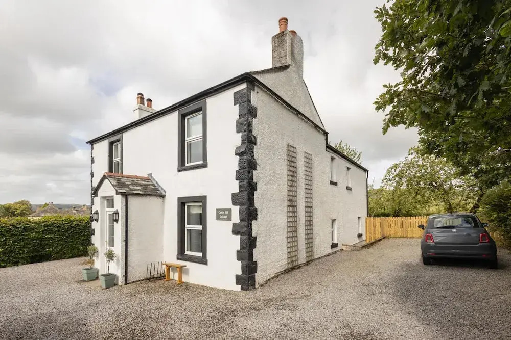 Host Stay Castle Hill Cottage