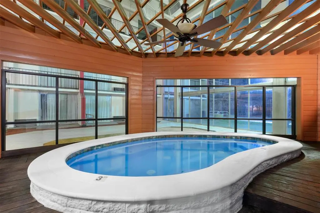 Ramada by Wyndham Texarkana
