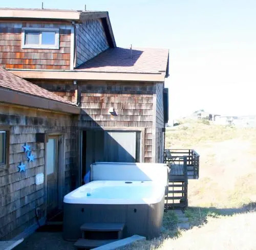 Northern Lights Hot Tub Game Room Expansive and Spacious