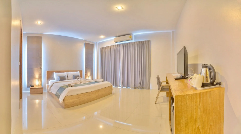 Lemonade Phuket Hotel -SHA Plus