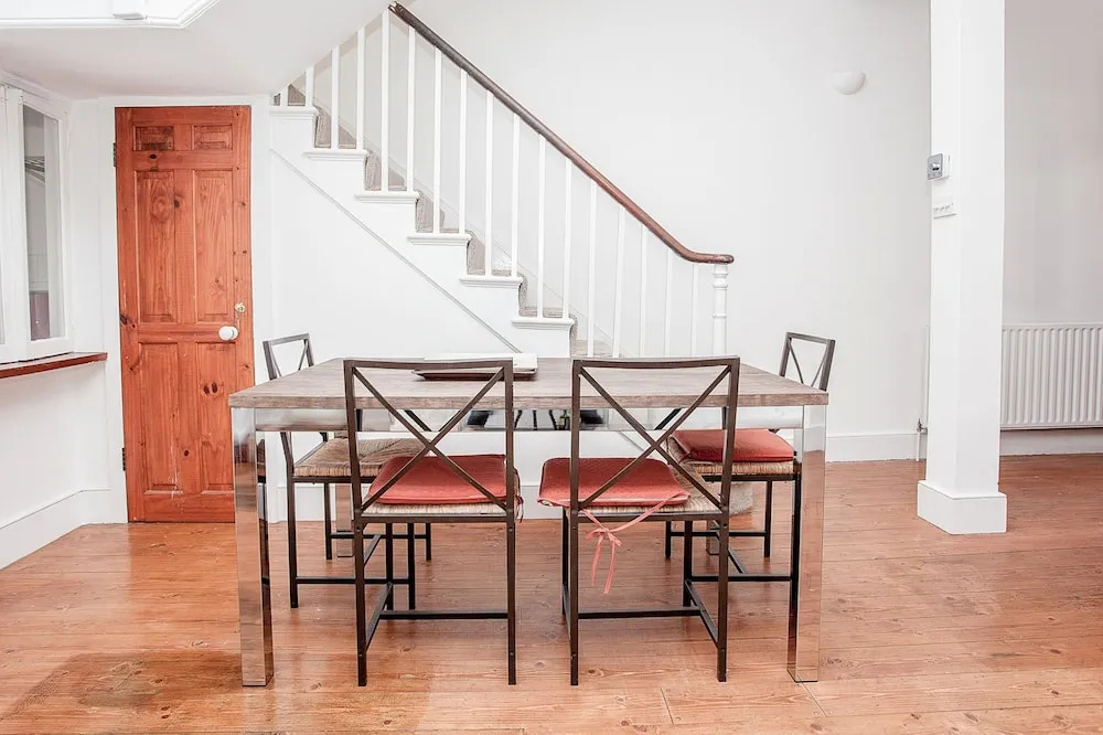 Elegant Victorian 3 Bed Home near Hammersmith