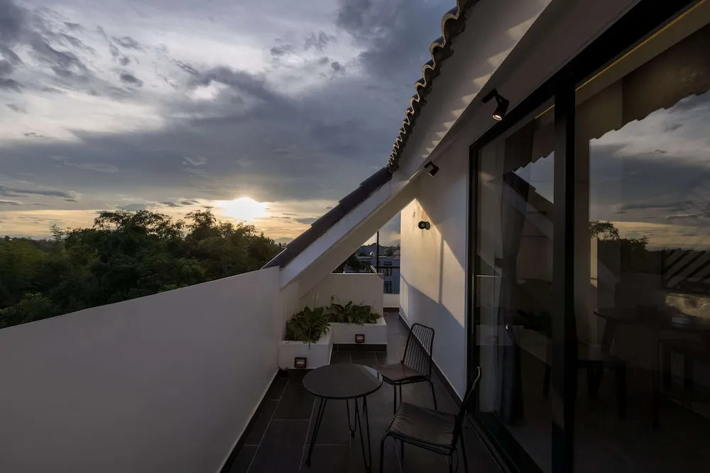 Charm Champion Villa Hoian