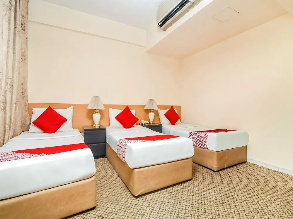 OYO 182 Zariana Hotel