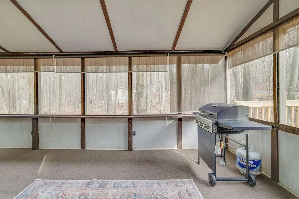 Hot Tub and Resort Amenities Pocono Lake Retreat!