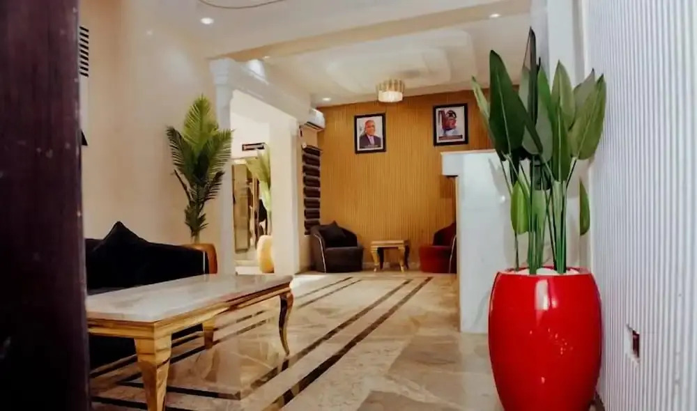 De Bullion Hotels and Suites