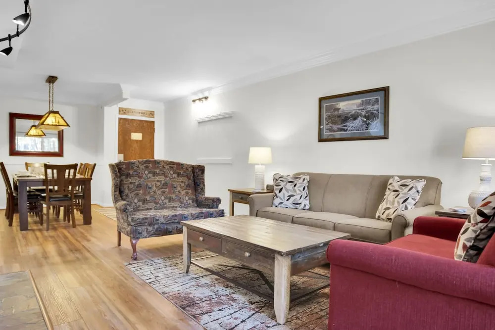 Park Station 113 2 Bedroom Condo by RedAwning