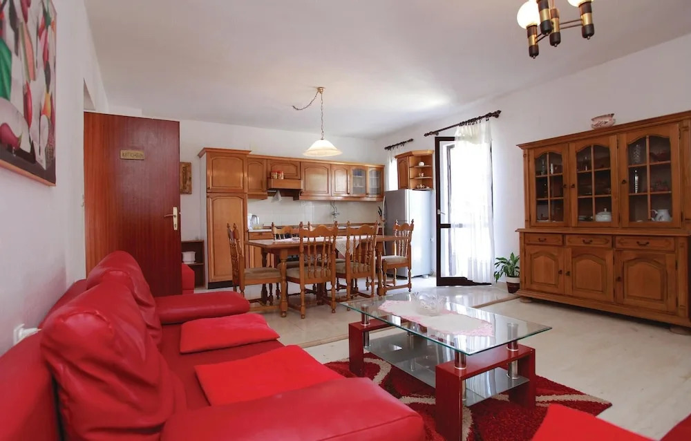 Stunning Home in Korcula With Wifi and 6 Bedrooms