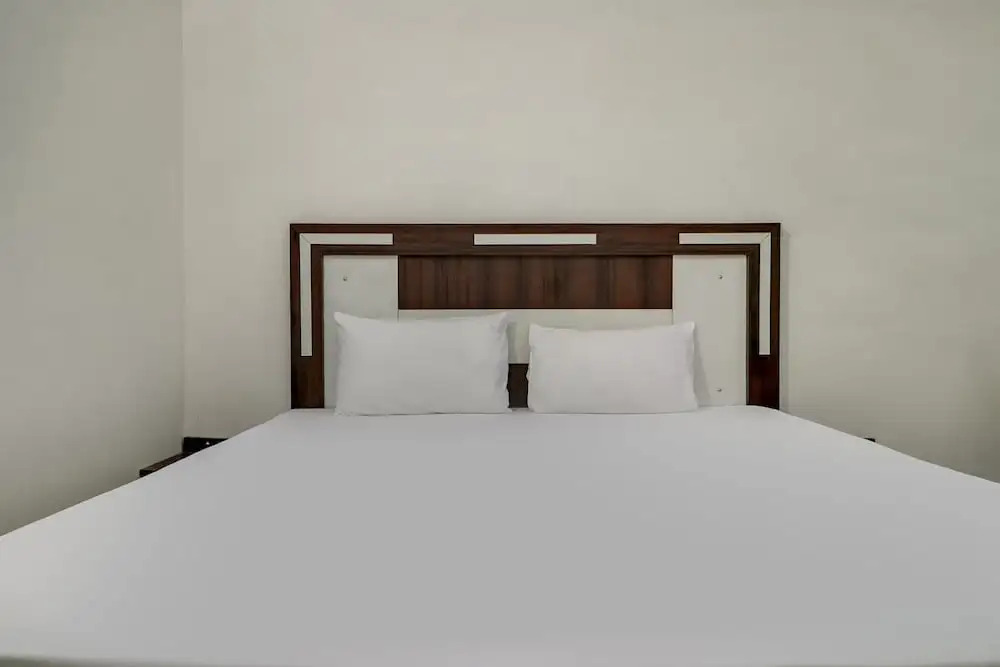 Spot On 48646 Hotel Gvrh