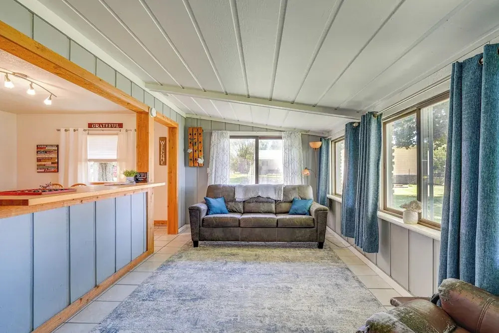 Riverfront Dixon, Illinois, Vacation Rental