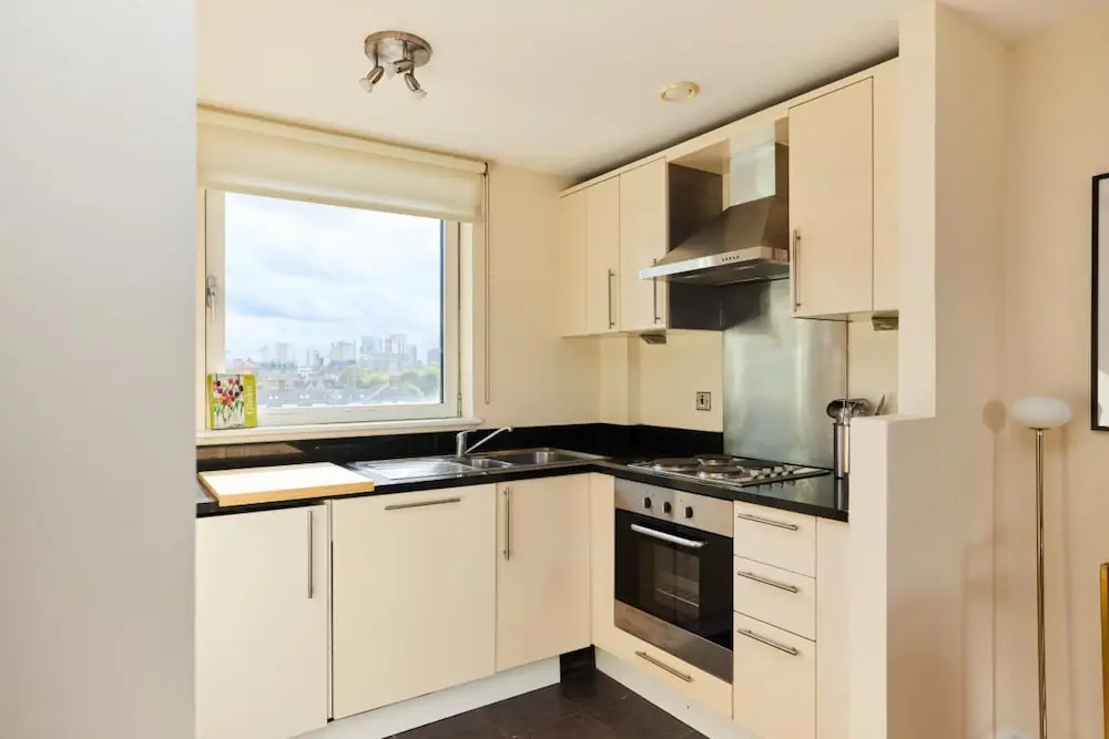 The Weavers Field Place - Classy 3bdr Flat With Terrace