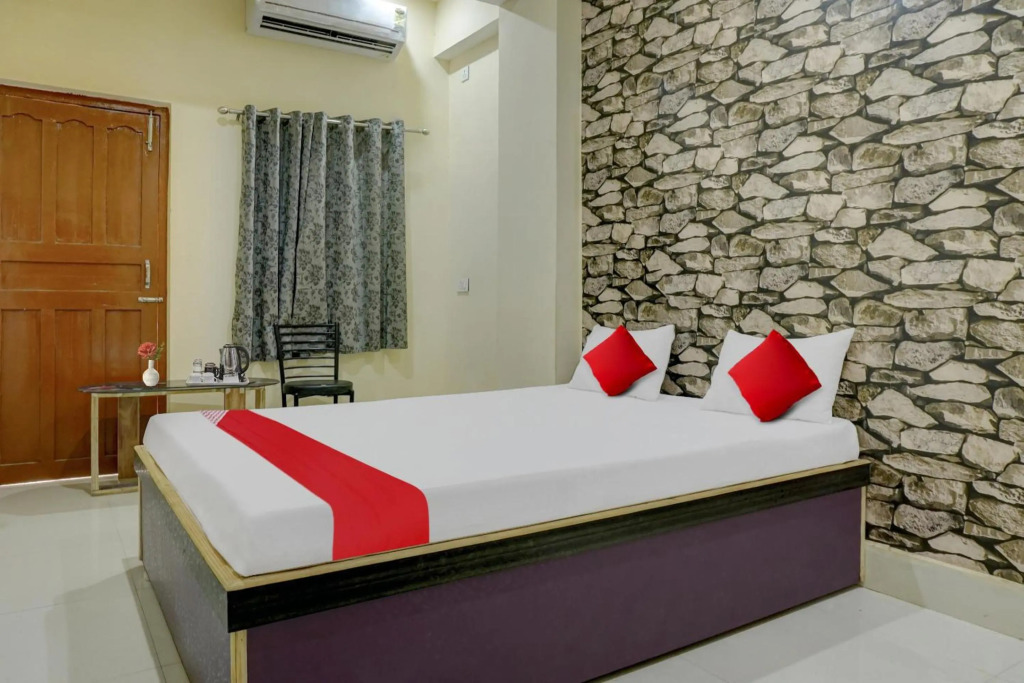 OYO Flagship 92952 Youth Hotel