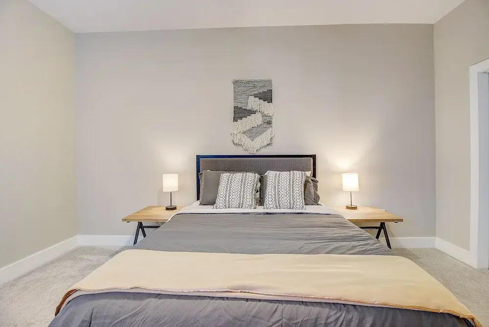 FRONTDESK 500 West Trade Apts Fourth Ward Charlotte