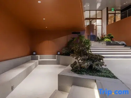 Jianguo Hidden Hotel (Shanghai Caolu GuTang Road Metro Station)