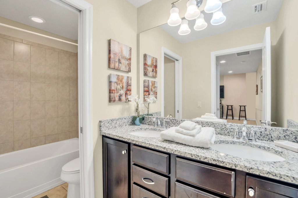 Fantastic Windsor At Westside Resort Home 9045RH, Kissimmee, US