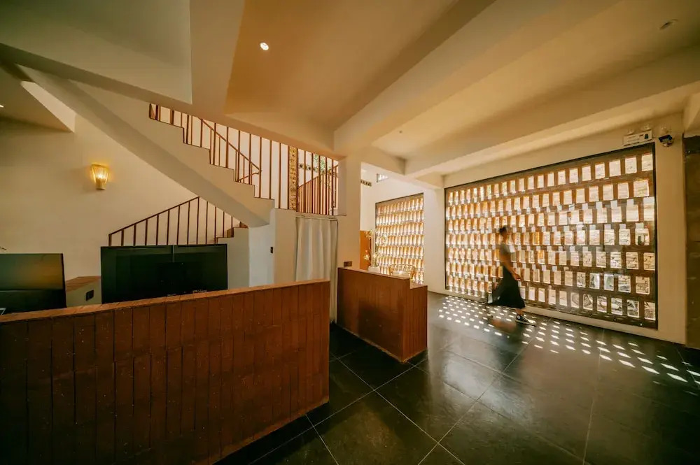 Cloud 9 Hotel