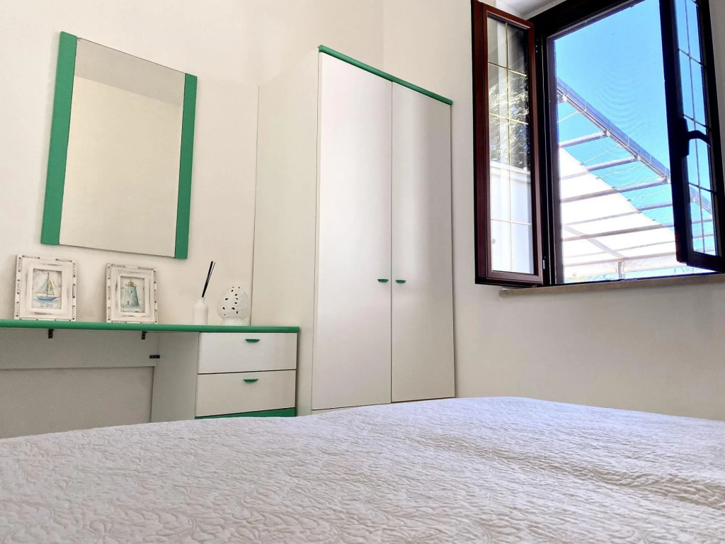 4 people, near the sea, detached villa, private parking, suitable for families-La Villetta di Noemi