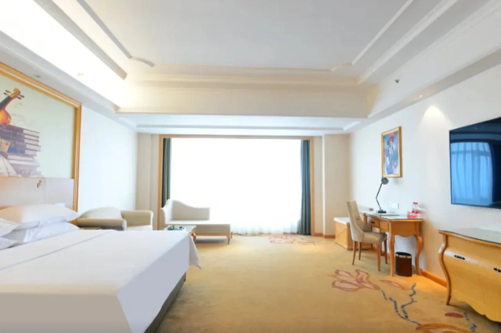 Vienna International Hotel (Huizhou Daya Bay Coastal Park Branch)