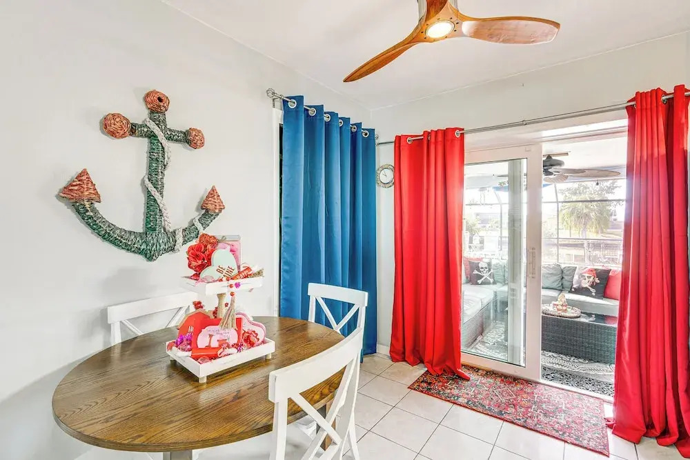 Port Charlotte Paradise w/ Private Outdoor Oasis!