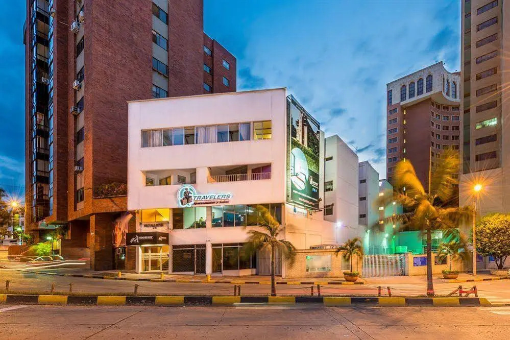 Travelers Apartasuites el Peñon