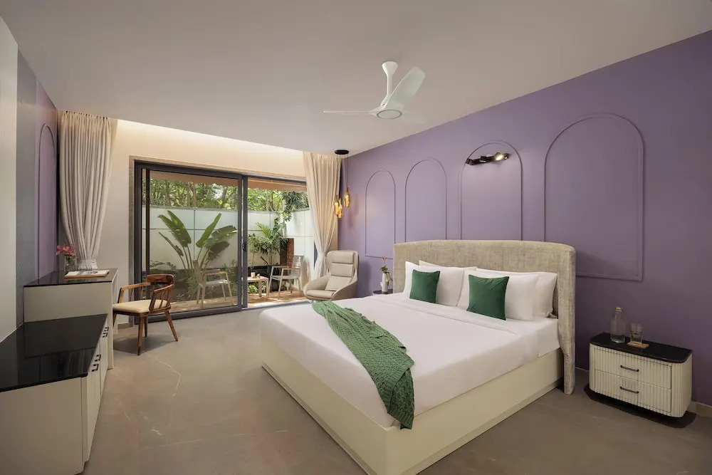 ELIVAAS Cloud 7 | 4 BHK Villa with Pvt Pool