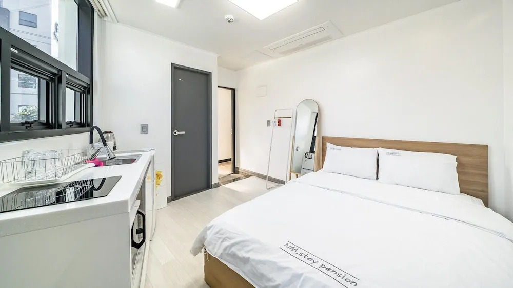 Yeosu Nangmanstay pension