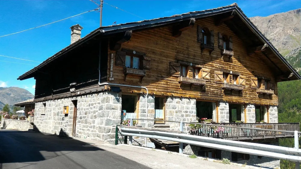 Hotel & Restaurant Perret - Mountain People