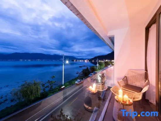 Liuyue · Designer Lake View Holiday Hostel