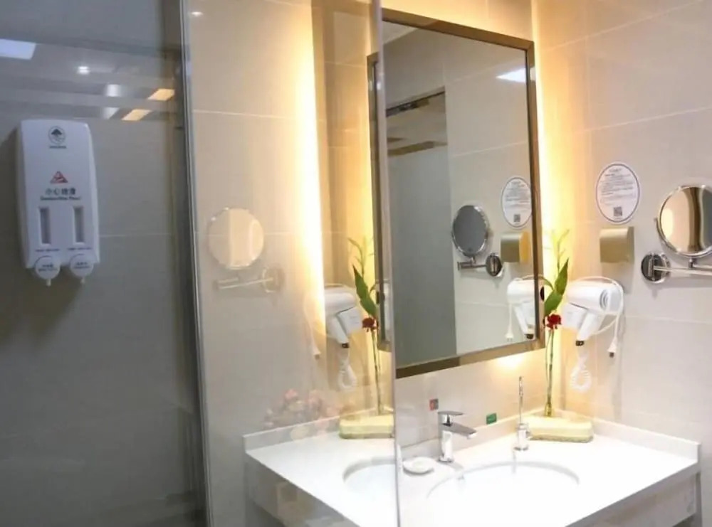 GreenTree Inn Hefei Feidong New District Huishang City Express Hotel