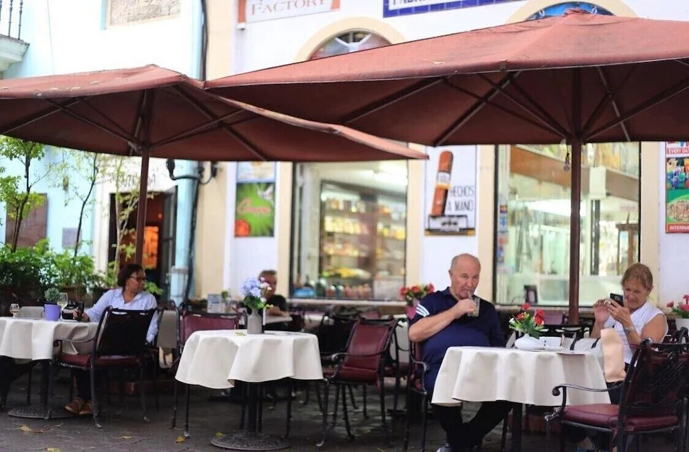 Cataleya Hotel