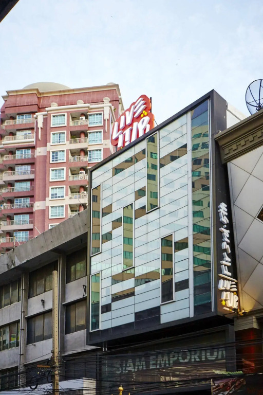 LiveitUp Asok Hostel